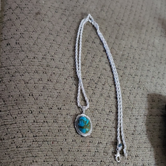925 Turquoise pendant and chain - Picture 1 of 6